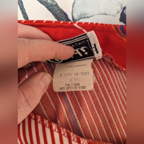 Vintage bright red asymmetrical striped 60's top - Picture 2 of 11